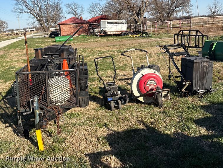 image for item EV2842 Asphalt crack fill equipment