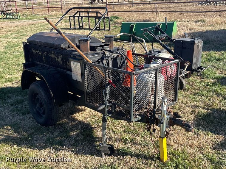 image for item EV2842 Asphalt crack fill equipment