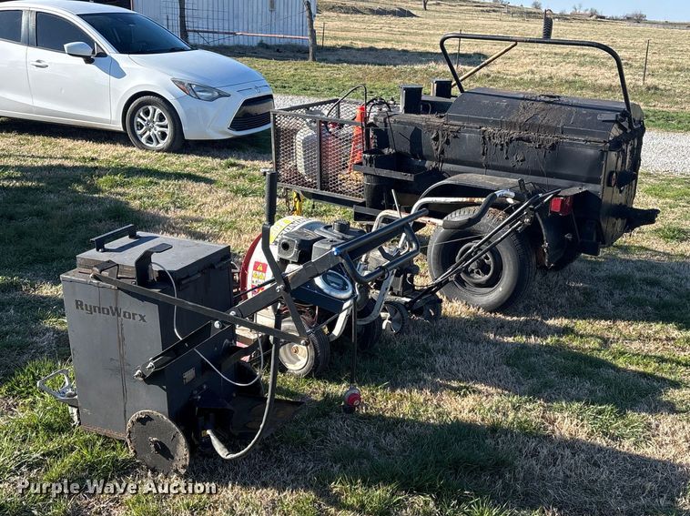 image for item EV2842 Asphalt crack fill equipment