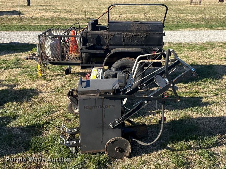 image for item EV2842 Asphalt crack fill equipment