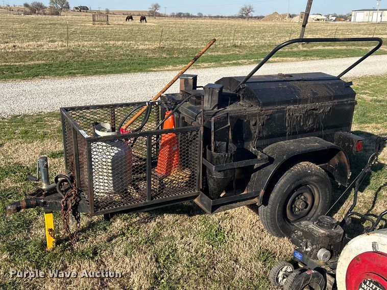 image for item EV2842 Asphalt crack fill equipment