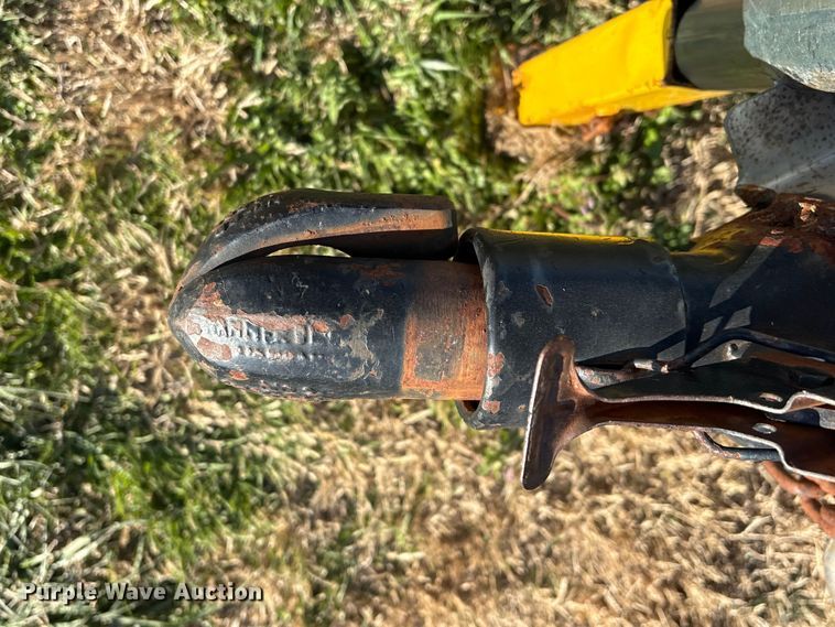 image for item EV2842 Asphalt crack fill equipment