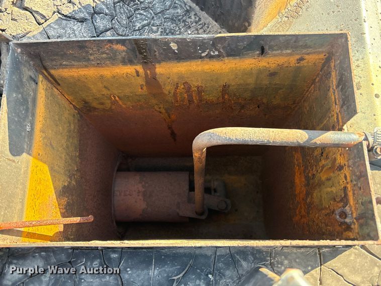 image for item EV2842 Asphalt crack fill equipment