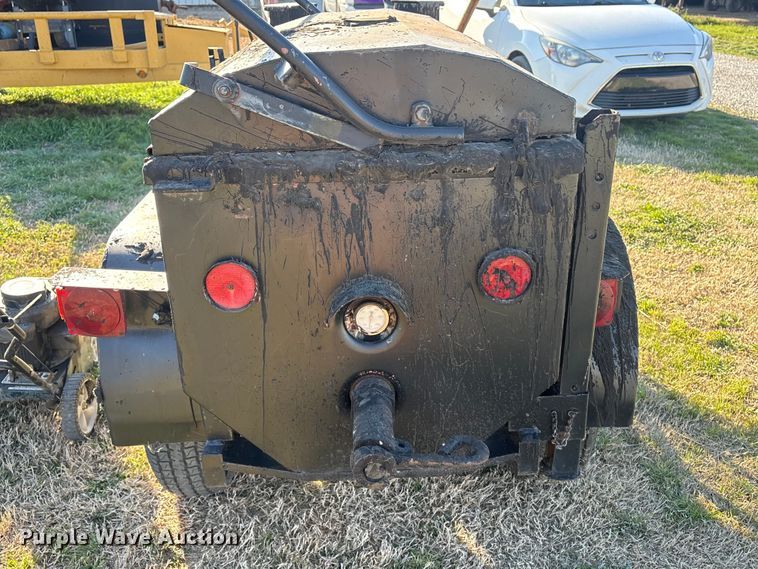 image for item EV2842 Asphalt crack fill equipment