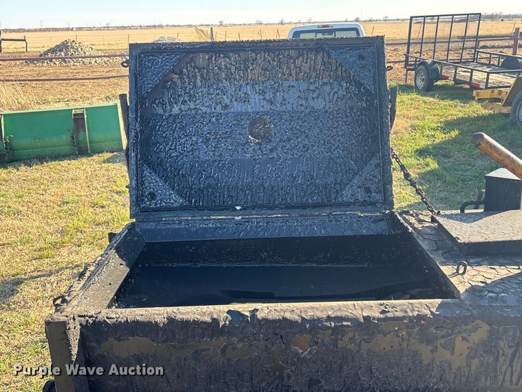 image for item EV2842 Asphalt crack fill equipment