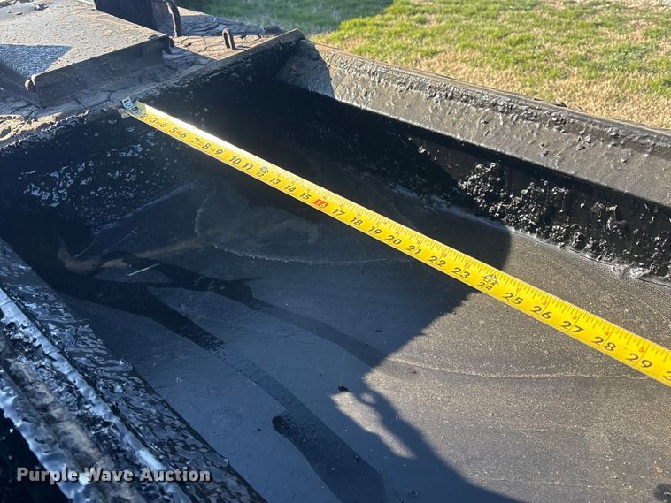 image for item EV2842 Asphalt crack fill equipment