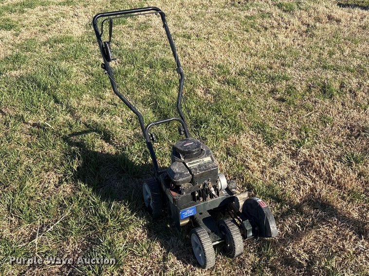 image for item EV2842 Asphalt crack fill equipment