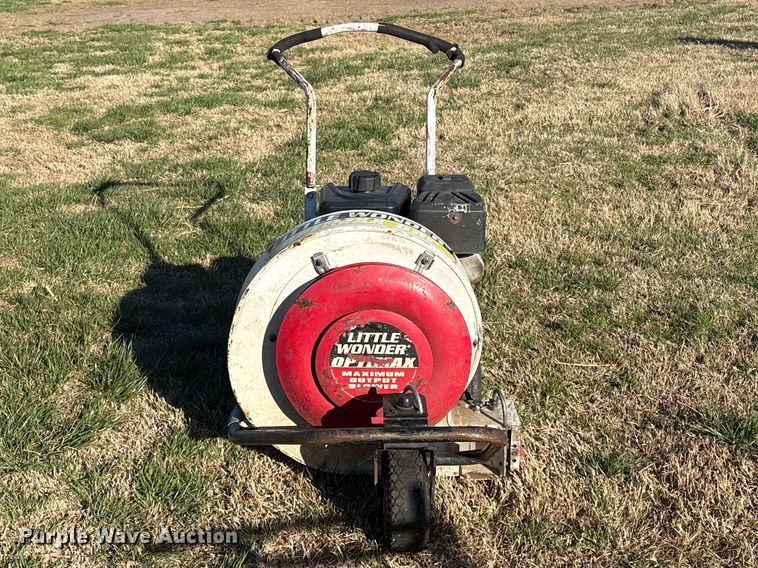 image for item EV2842 Asphalt crack fill equipment