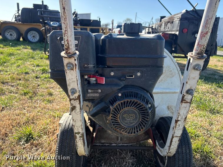 image for item EV2842 Asphalt crack fill equipment