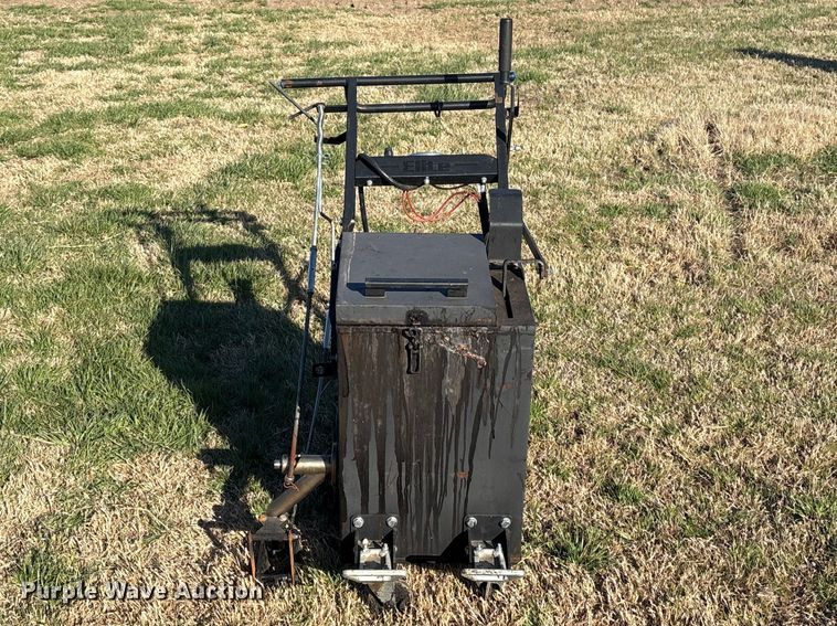 image for item EV2842 Asphalt crack fill equipment