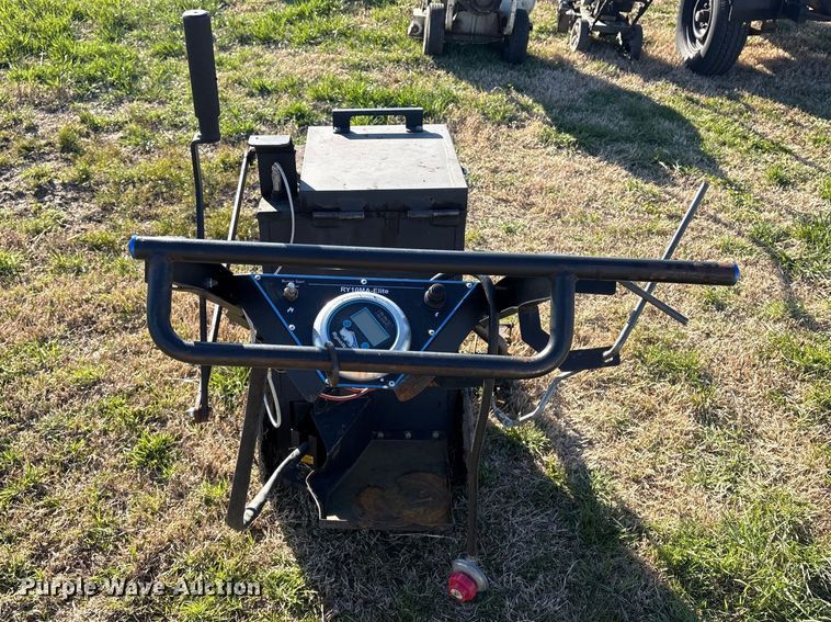 image for item EV2842 Asphalt crack fill equipment