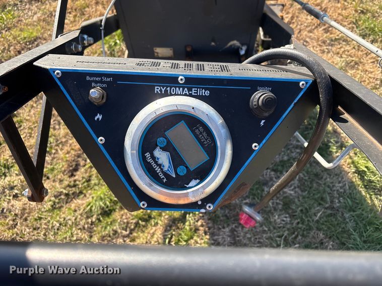 image for item EV2842 Asphalt crack fill equipment