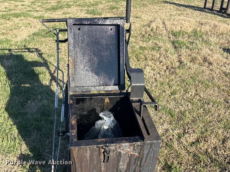 image for item EV2842 Asphalt crack fill equipment