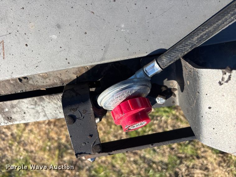 image for item EV2842 Asphalt crack fill equipment