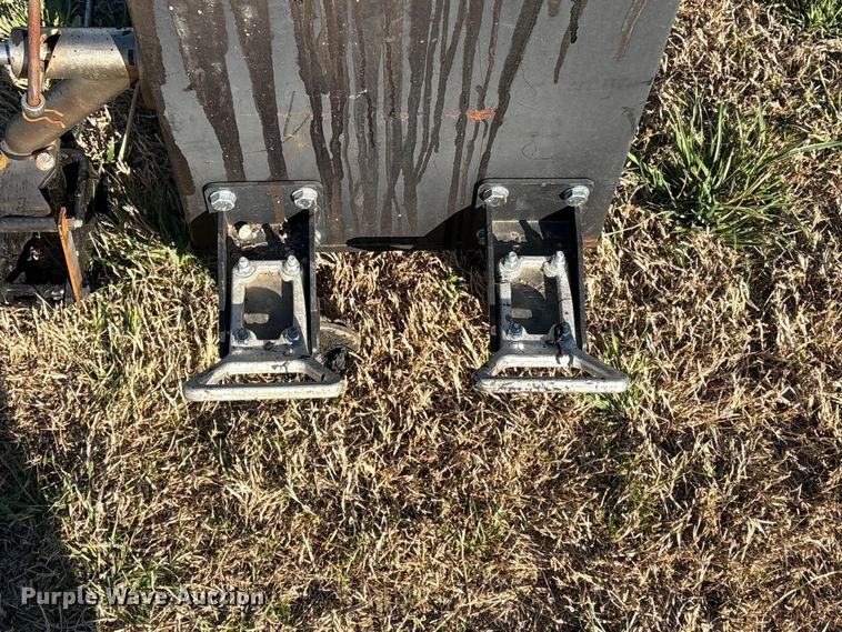 image for item EV2842 Asphalt crack fill equipment