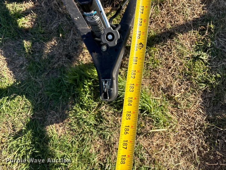 image for item EV2842 Asphalt crack fill equipment