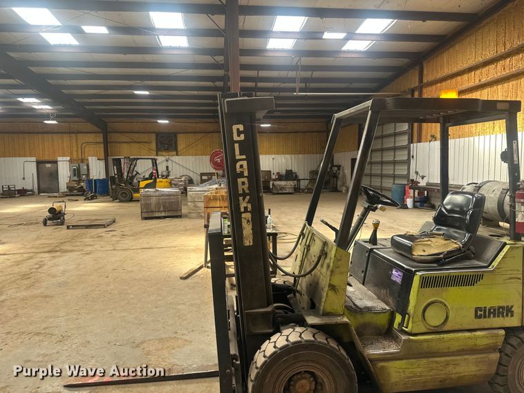 image for item EV2845 Clark GPS20MB forklift