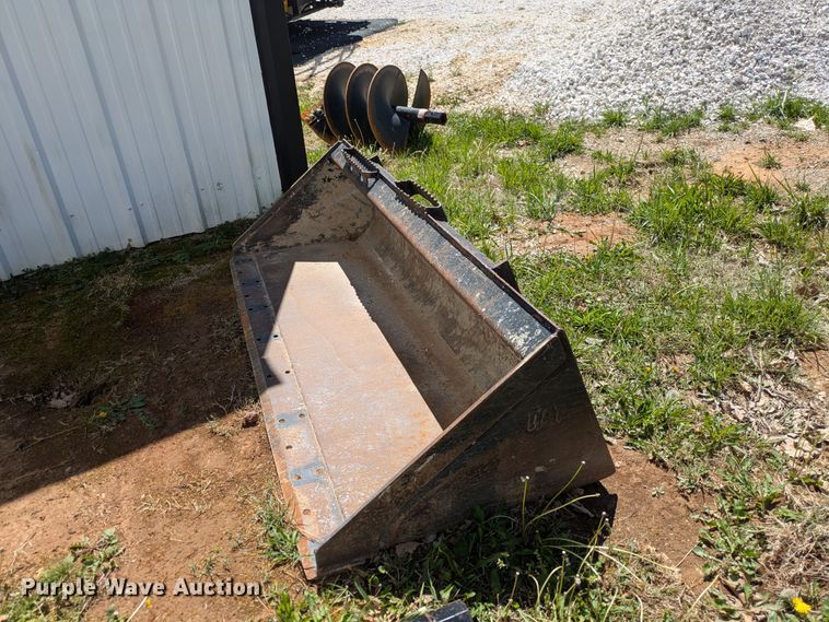 image for item EV2894 2015 Caterpillar 236D skid steer loader