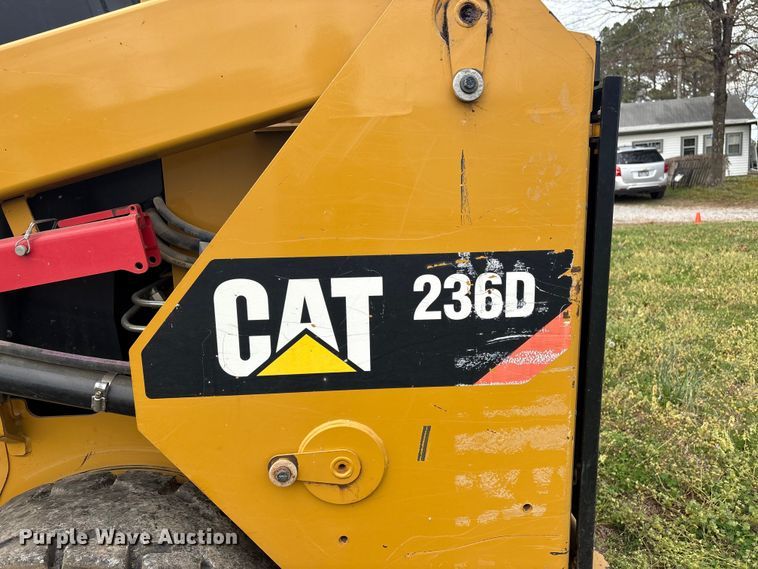 image for item EV2894 2015 Caterpillar 236D skid steer loader