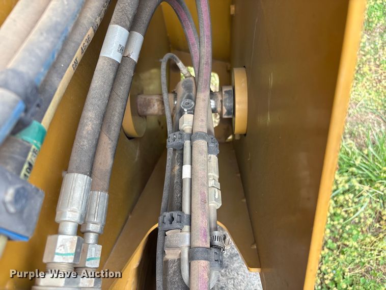 image for item EV2894 2015 Caterpillar 236D skid steer loader