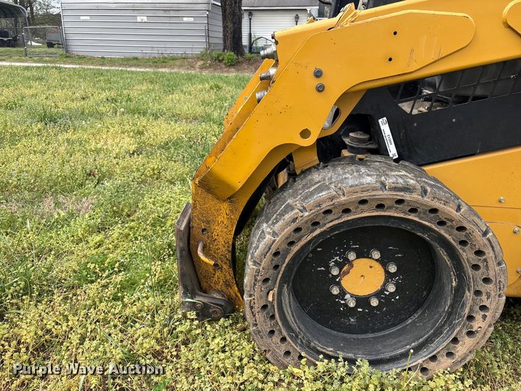 image for item EV2894 2015 Caterpillar 236D skid steer loader