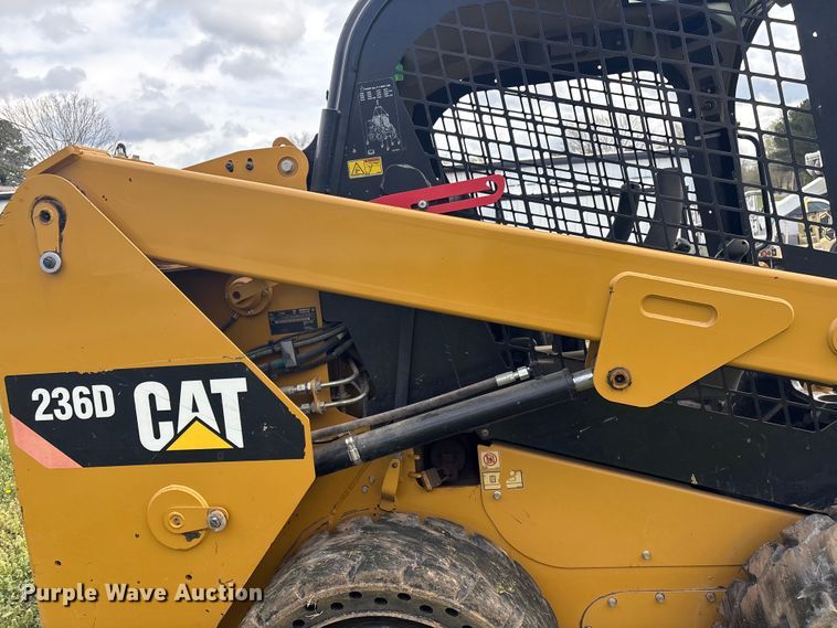image for item EV2894 2015 Caterpillar 236D skid steer loader