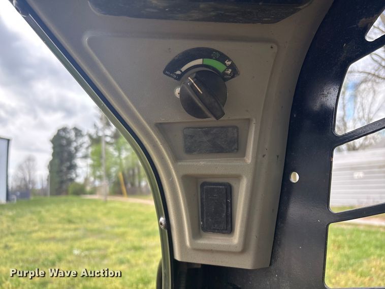 image for item EV2894 2015 Caterpillar 236D skid steer loader