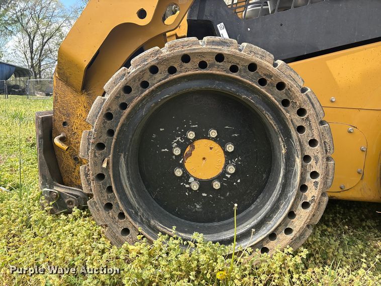 image for item EV2894 2015 Caterpillar 236D skid steer loader