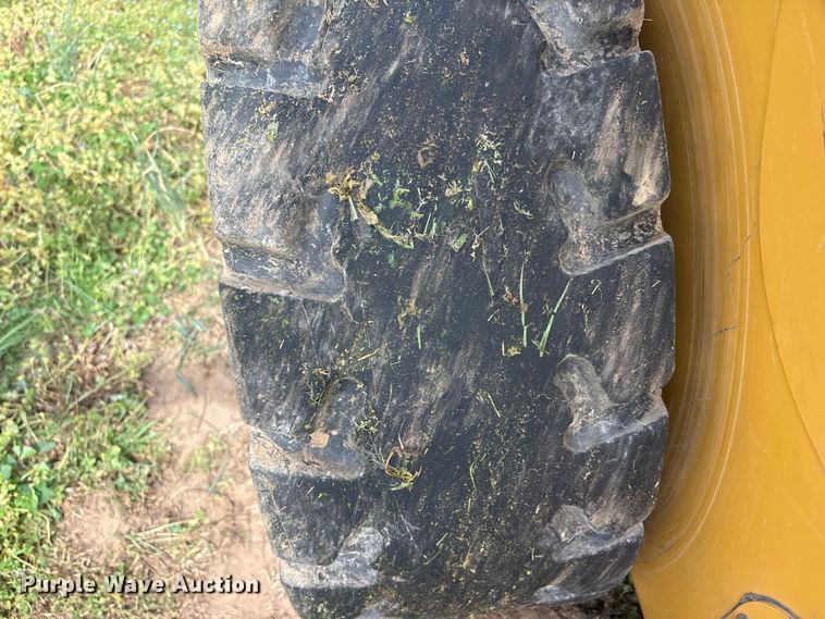 image for item EV2894 2015 Caterpillar 236D skid steer loader