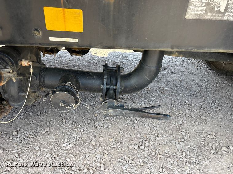 image for item EV2900 2015 Peterbilt PB337 water truck