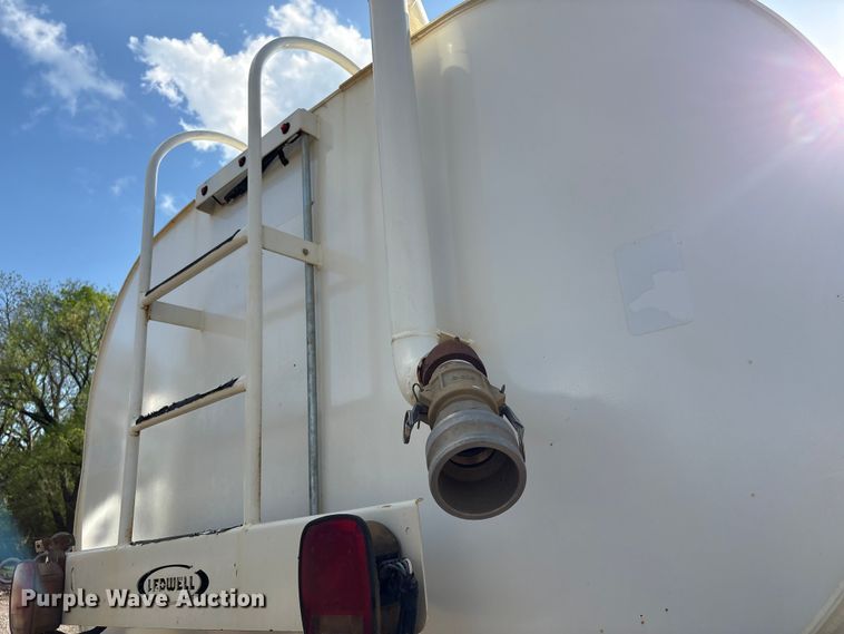 image for item EV2900 2015 Peterbilt PB337 water truck