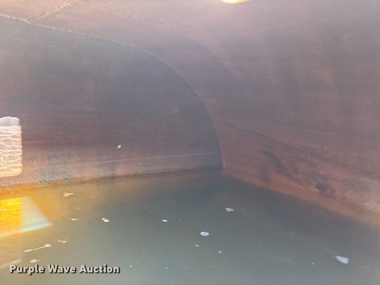 image for item EV2900 2015 Peterbilt PB337 water truck