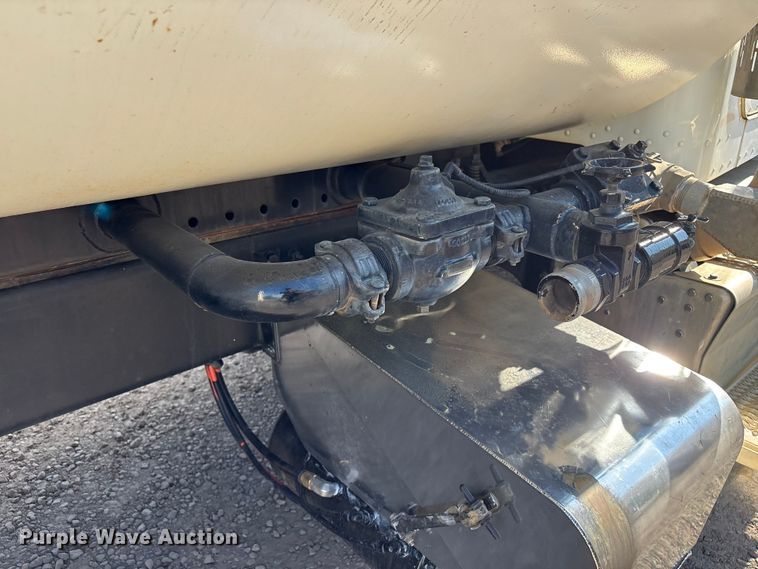 image for item EV2900 2015 Peterbilt PB337 water truck