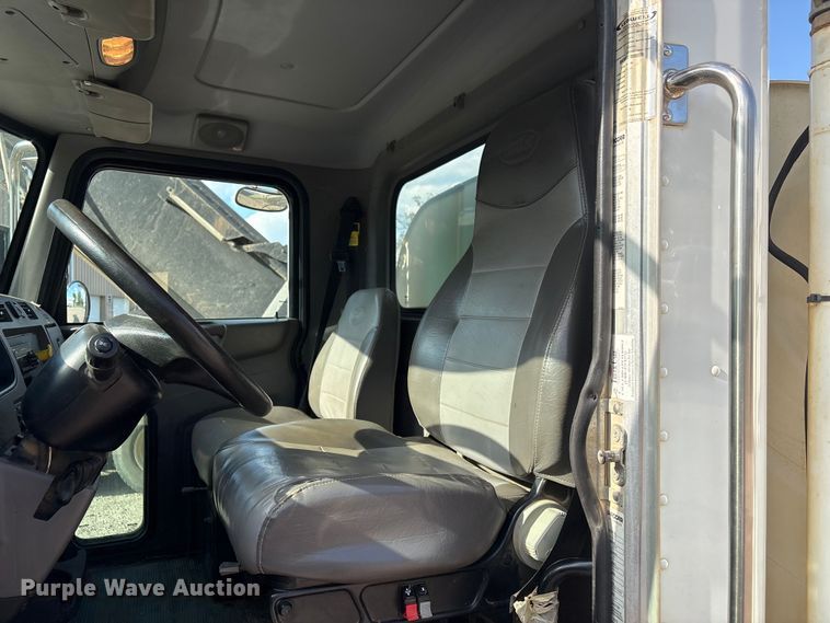 image for item EV2900 2015 Peterbilt PB337 water truck