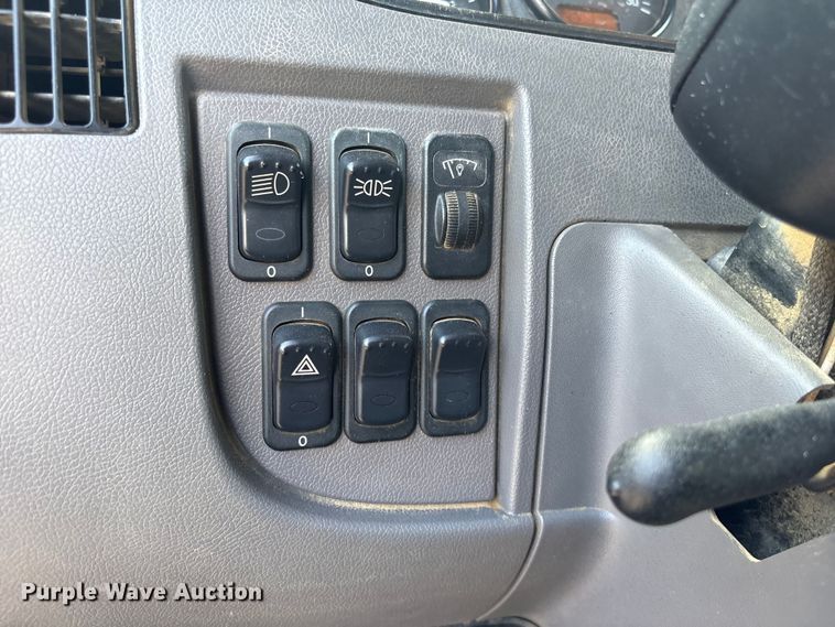 image for item EV2900 2015 Peterbilt PB337 water truck