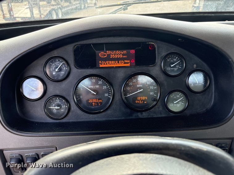 image for item EV2900 2015 Peterbilt PB337 water truck