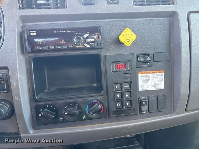 image for item EV2900 2015 Peterbilt PB337 water truck