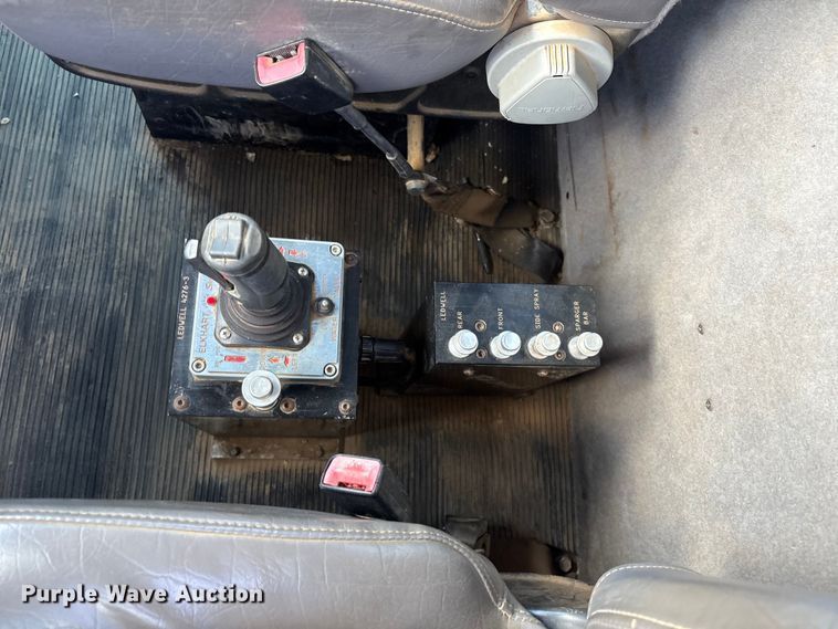 image for item EV2900 2015 Peterbilt PB337 water truck