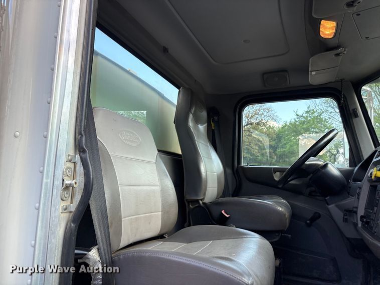 image for item EV2900 2015 Peterbilt PB337 water truck