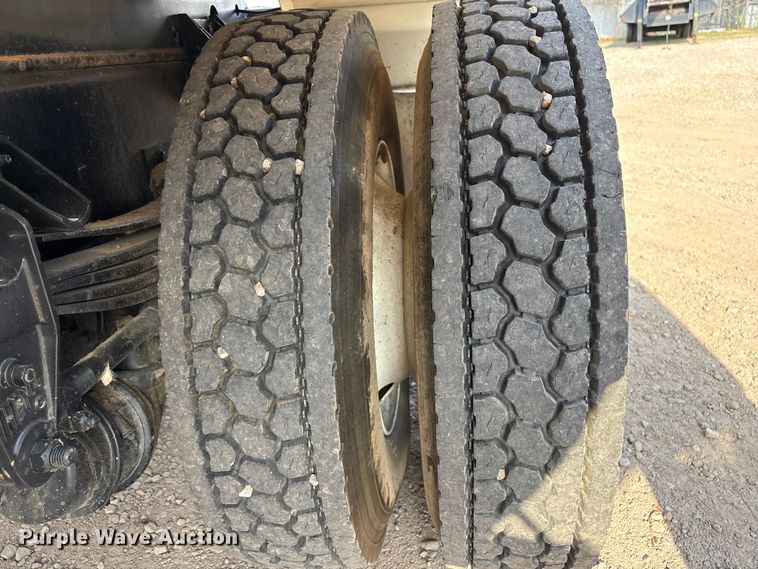 image for item EV2900 2015 Peterbilt PB337 water truck