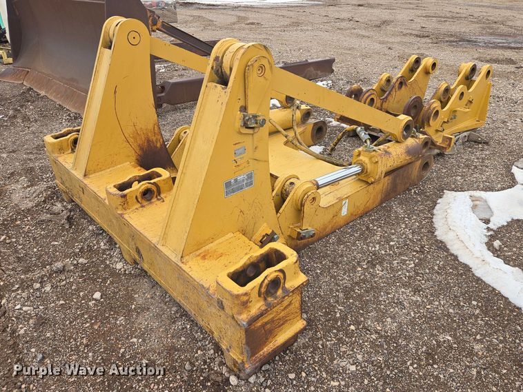 image for item EV5620 Caterpillar ripper
