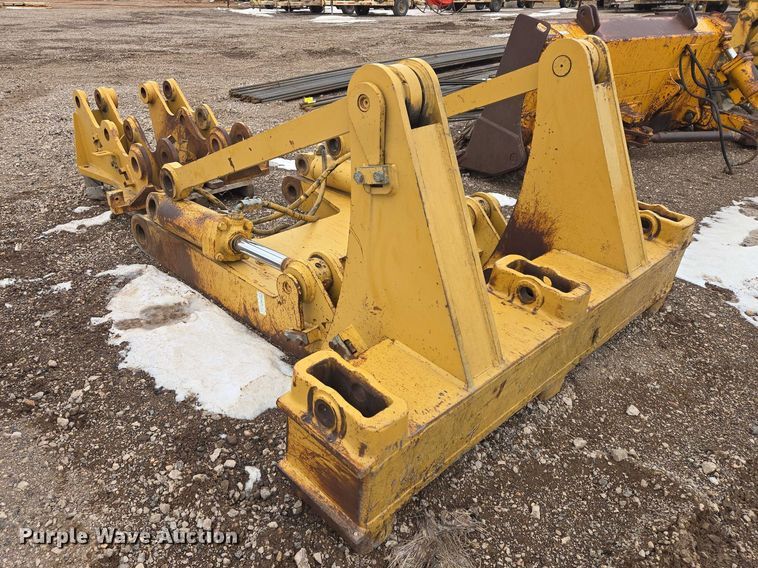 image for item EV5620 Caterpillar ripper
