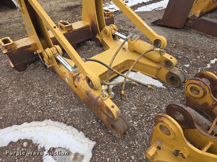 image for item EV5620 Caterpillar ripper