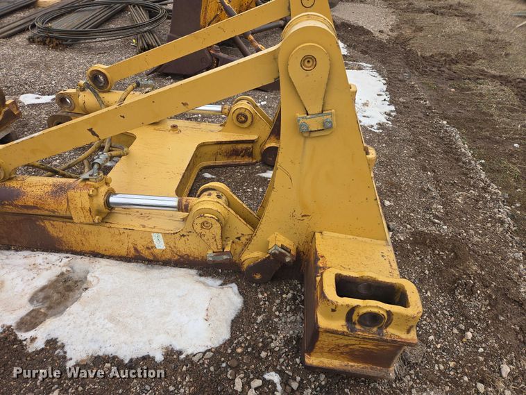 image for item EV5620 Caterpillar ripper