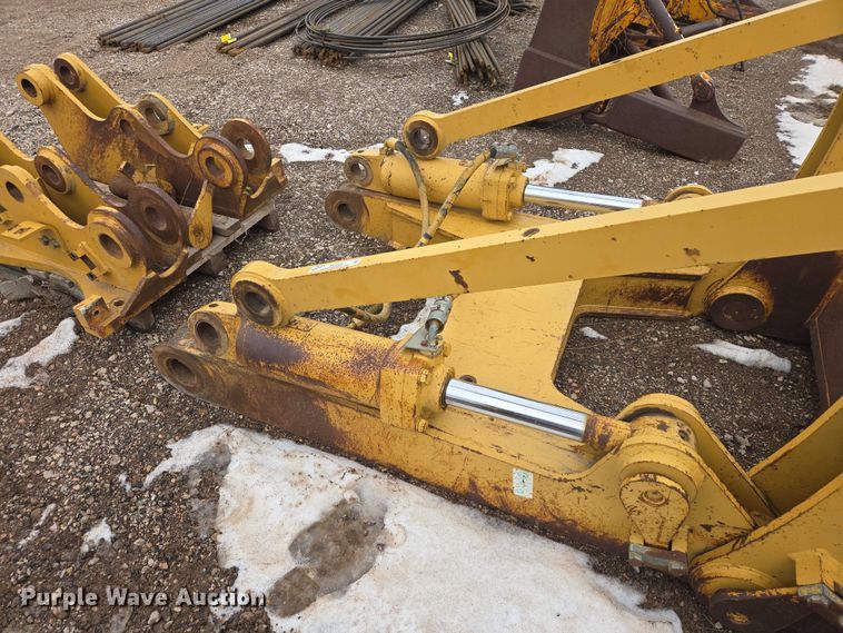 image for item EV5620 Caterpillar ripper