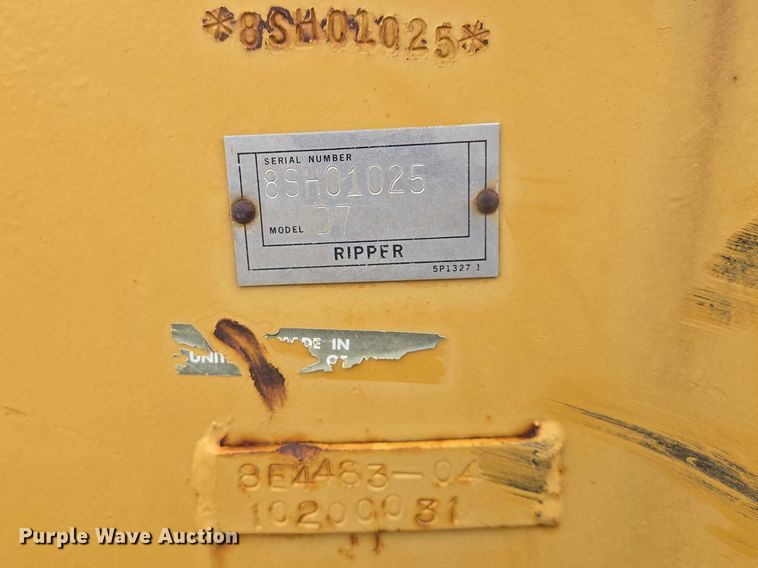 image for item EV5620 Caterpillar ripper