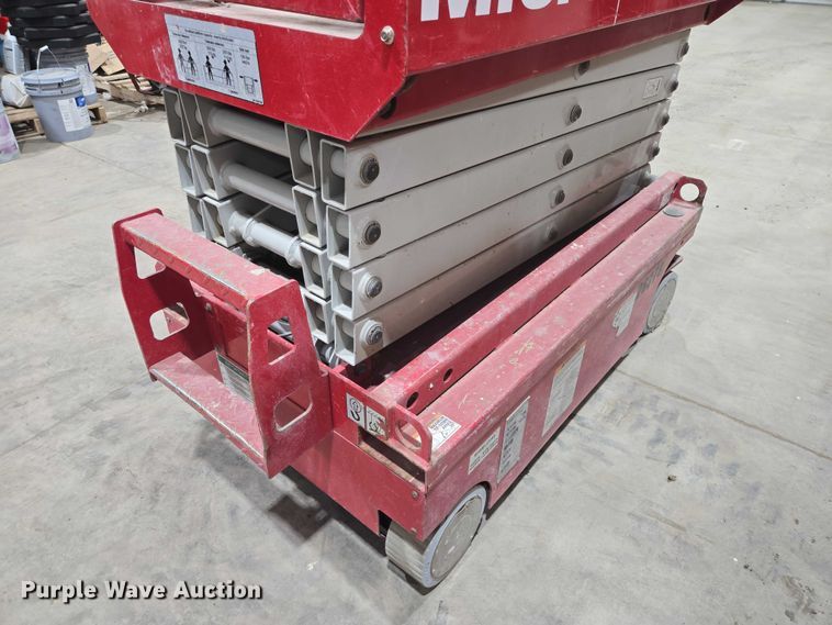 image for item EV5649 2018 MEC Micro 19 scissor lift