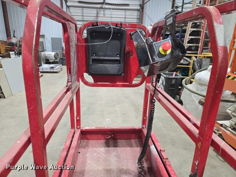image for item EV5649 2018 MEC Micro 19 scissor lift