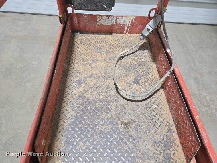 image for item EV5650 2015 Skyjack SJIH 3219 scissor lift