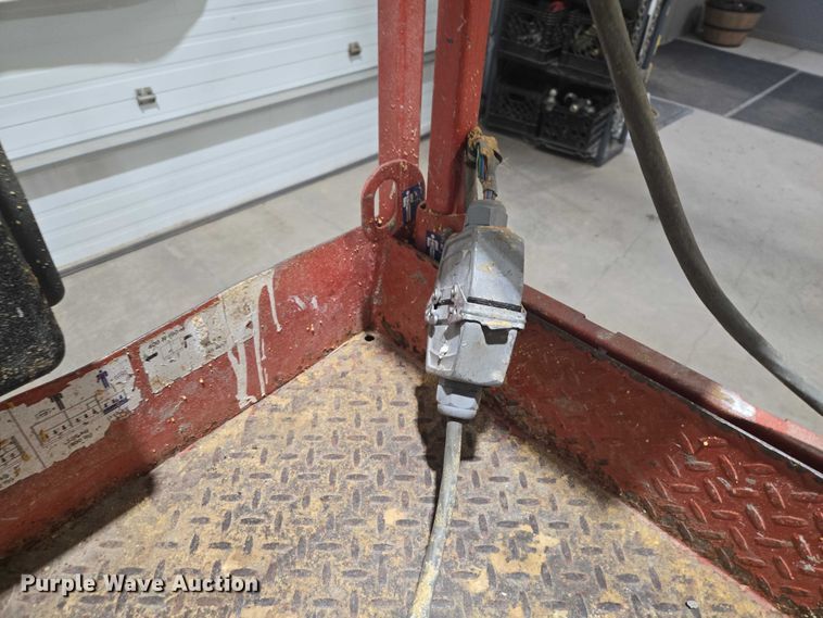 image for item EV5650 2015 Skyjack SJIH 3219 scissor lift